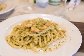 Tagliolini al pistacchio e gamberi