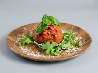 Frittatina di pasta con ragù di cinghiale