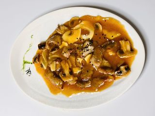 819.vitello con bambu e funghi(manzo,bambu,funghi)