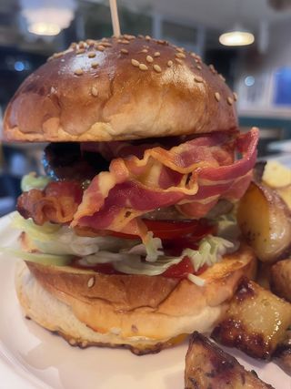BACON CHEESEBURGER