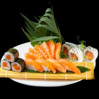 SUSHI SASHIMI SALMONE MISTO 209