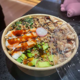 62B poke crunchy rainbow 