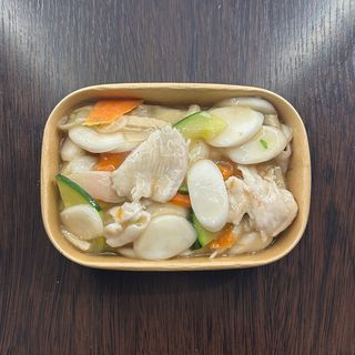 Gnocchi di riso con pollo e verdure miste