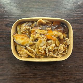 Vitello con funghi e bambù