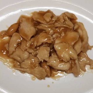 Pollo con mandorle