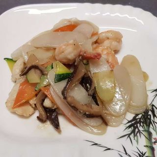 Gnocchi di riso con pollo, mazzancolle e verdure