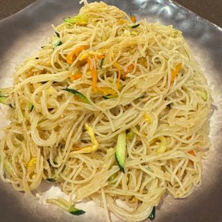 Spaghetti di riso con verdure