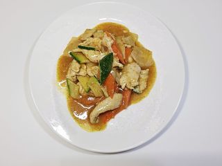 Pollo in salsa curry
