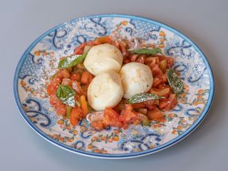 1. Piatto Caprese