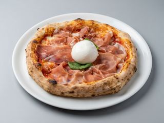 Burrata e crudo