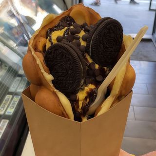 Bubble waffle oreo con gelato