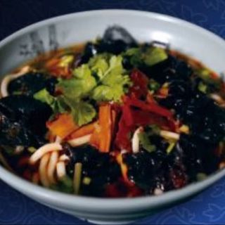 Ramen vegetariano con dough secchi