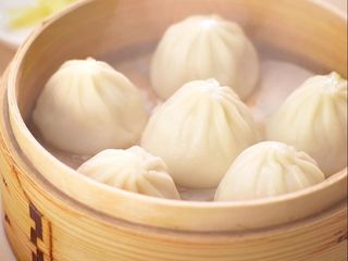 06 Ravioli xiao long bao con carne di maiale e carote