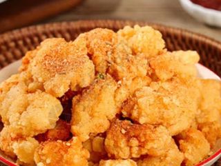 Ali di pollo fritte con pepe