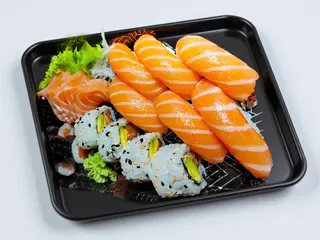 261 Sushi Box Plus