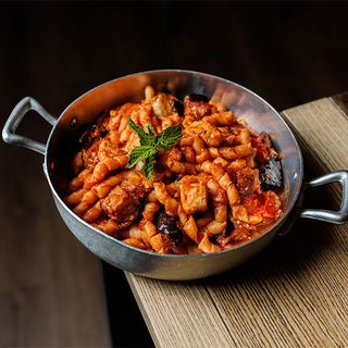 Busiate con pesce spada, melanzane e menta