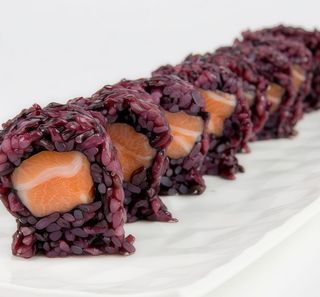 324.  Uramaki Philadelphia venere crudo