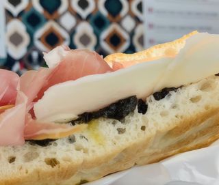 N.1 Crudo, pecorino e crema di tartufo