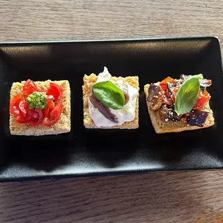 TRIS DI SCHIACCIATINE DI GRANO