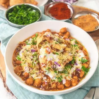 Samosa chaat
