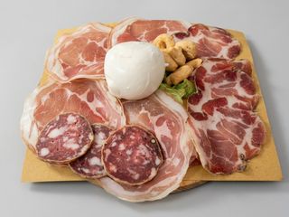 Affettato misto con salumi e bufala DOP