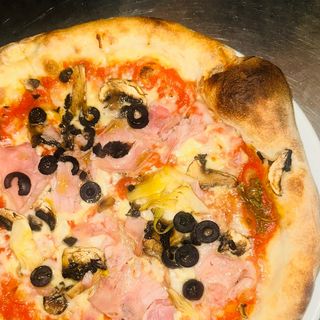 Pizza Capricciosa