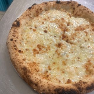 Pizza 4 Formaggi