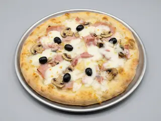 Pizza capricciosa bianca