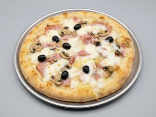 Pizza capricciosa bianca