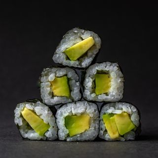 165.HOSOMAKI AVOCADO