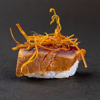 111.NIGIRI MAGURO BUSSHU