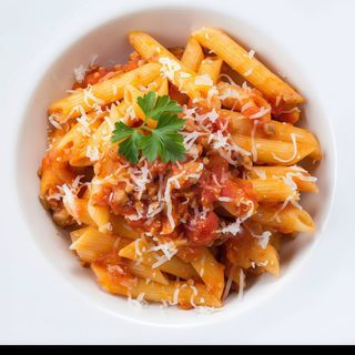 POKÉ È BIBITA PENNETTE AL POMODORO E BIBITA A SCELTA