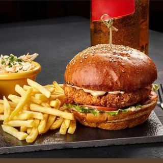 PANINO COTOLETTA PATATINE E BIBITA A SCELTA