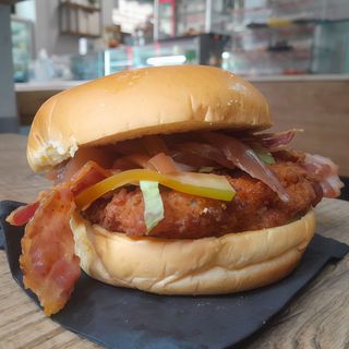 CASSIOPEA Chicken, Bacon croccante & Cipolla caramellata