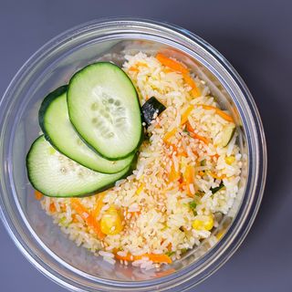 Riso saltato con verdure miste