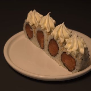 Salmone philadelphia roll