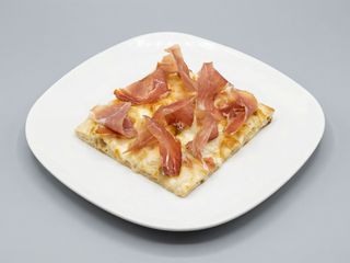 Trancio di pizza bianca speck e gorgonzola medio