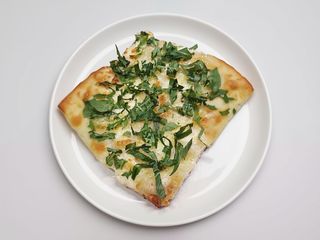 Trancio di pizza bianca stracchino e rucola mini