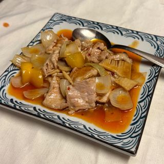 116 Maiale con verdure in salsa piccante