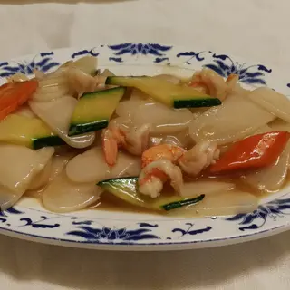 31 Gnocchi di riso con frutti di mare