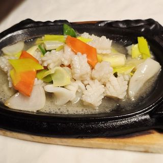 60 Calamari con verdure saltate alla piastra