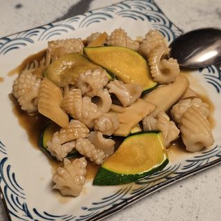 62 Calamari con verdure in salsa di ostriche