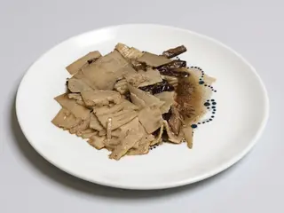 135 Bambù e funghi cinesi saltati