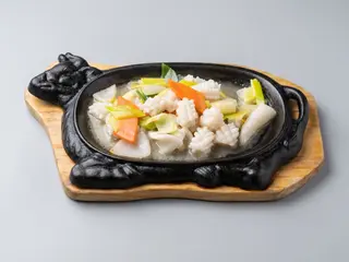 69 Calamari con verdure saltate alla piastra