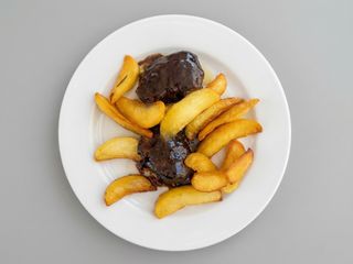 Guance di Maiale Brasate al Montepulciano con Patate