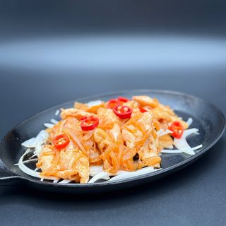72. Pollo con cipolla in salsa tailandese alla piastra