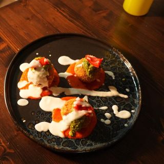 Polpette cacio, pepe e bacon croccante