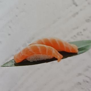 28 nigiri Salmone