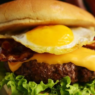 Hamburger con uovo
