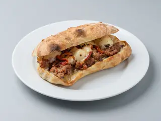Panuozzo Salsiccia e peperoni